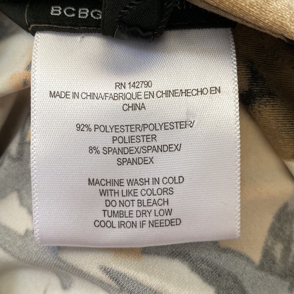 BCBG Maxazria 3/4 Sleeve Floral Print Top With Gold Snap Front Size XL - Picture 11 of 11